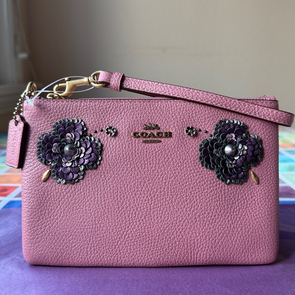 🌸❤️🌸 COACH PINK WRISTLET WITH FLORAL EMBELLISHMENT 🌸❤️🌸 - Picture 13 of 16